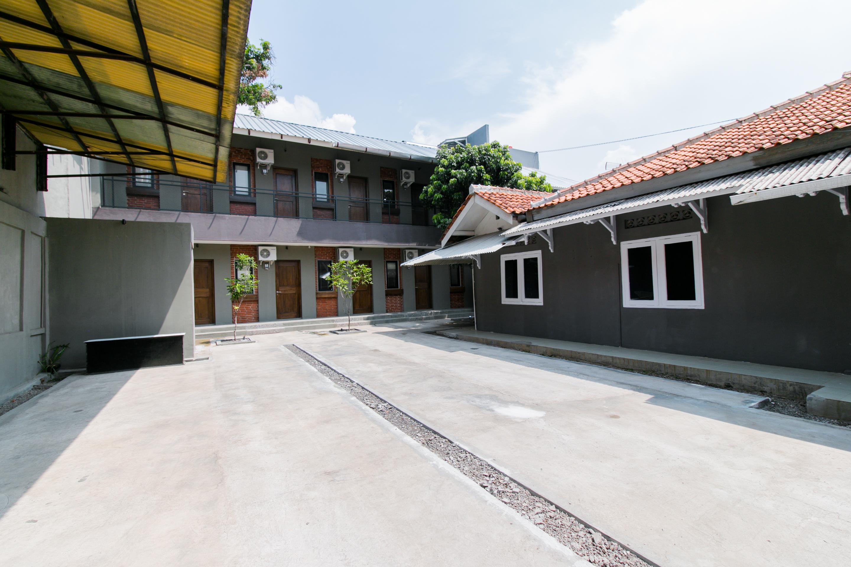 Capital O 1898 Louise Place Cianjur Exterior foto