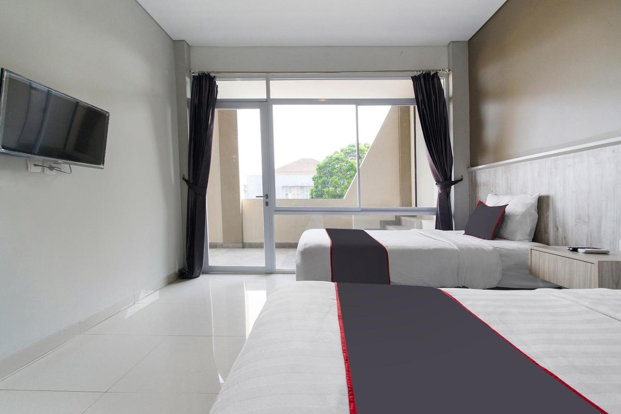 Capital O 1898 Louise Place Cianjur Exterior foto